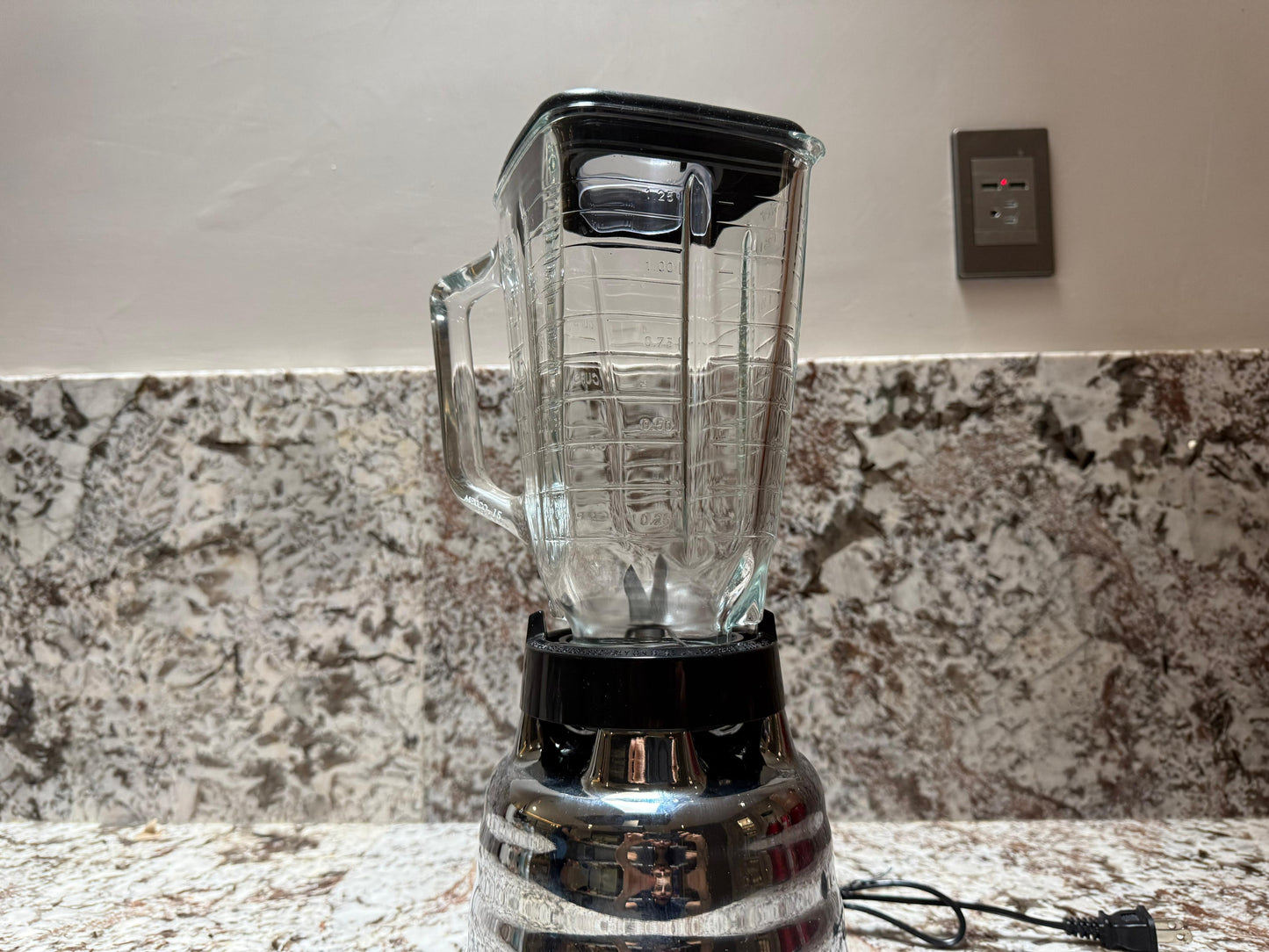 Licuadora Oster Profesional 2 Velocidades Cristal